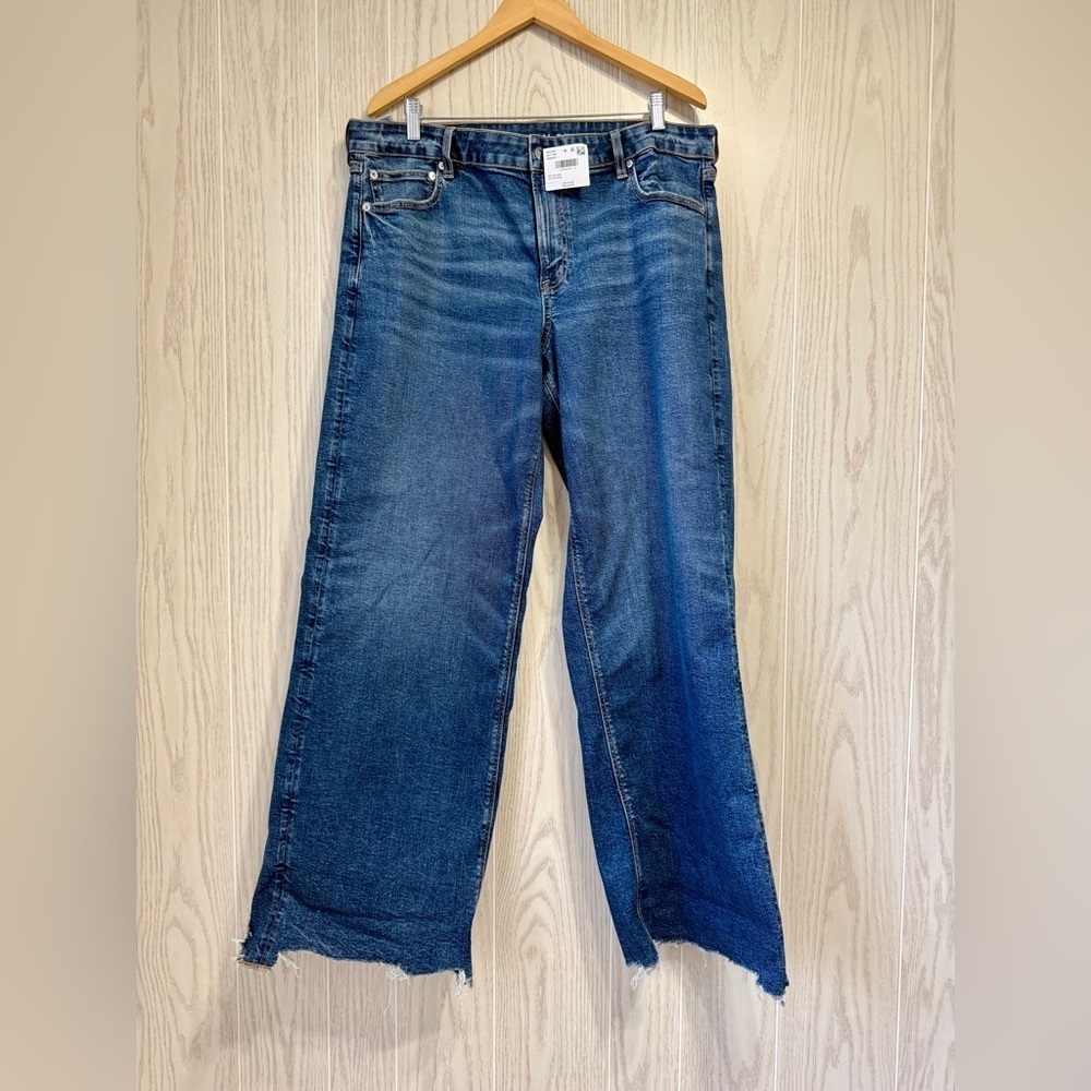 American Eagle Wide Leg Distressed Hem Jeans 16 Long NWT